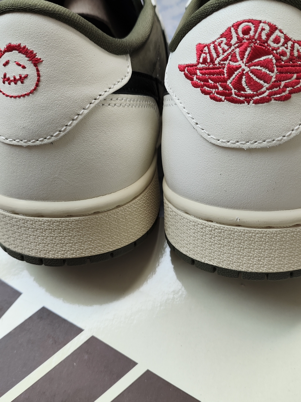 Travis Scott Men's Sneakers in Olive Green & White with Pink Tongue Logo - Picture 8 of 8